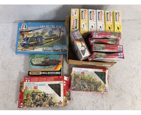 Military model kits/Dioramas. a collection of model kits and figures related to the Vietnam war, Helicopters, US special forc
