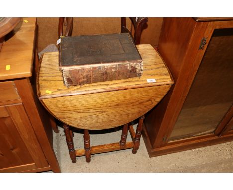 A small oak gate leg tea table 