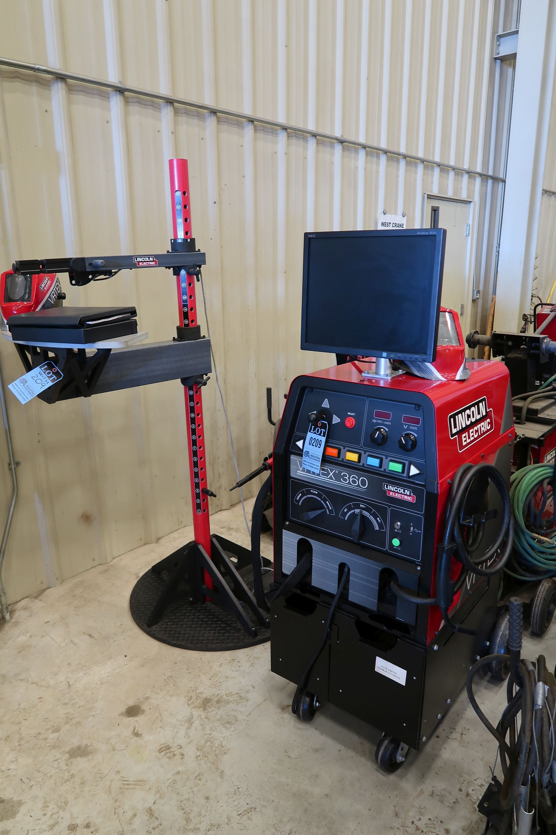 LINCOLN ELECTRIC VRTEX 360 VIRTUAL REALITY ARC WELDING TRAINING MACHINE