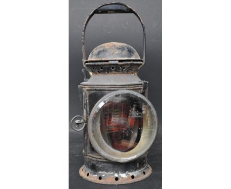 Of Railway interest - An early 20th century circa 1930s GWR triple aspect lamp having a carry handle to the top rotating poly