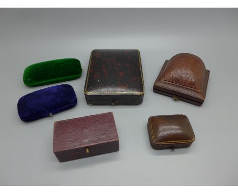 Six vintage jewellery boxes 