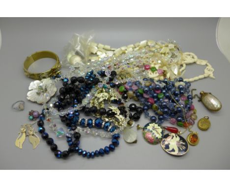 Vintage beads including mother of pearl, etc. 