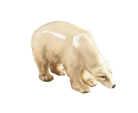 White and gray bear in style One. Expressive eyes, rare model.Issued: 1924-1946Dimensions: 8"L X 4.5"DEdition Number: HN861&n