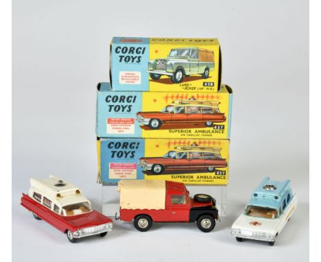 Corgi Toys, 437 Cadillac Superior Ambulance, mit Kreuz auf Motorhaube, 437 Cadillac Superior Ambulance, ohne Kreuz auf Motorh