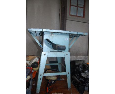 A Saw Bench on stand, no plug fitted.