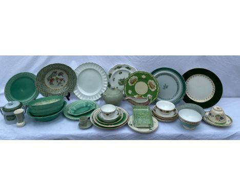 A quantity of 20thC Copeland Spode to include various patterns; 'Flemish Green', 'Royal Jade', 'Green Velvet', 'Fitzburg', 'O