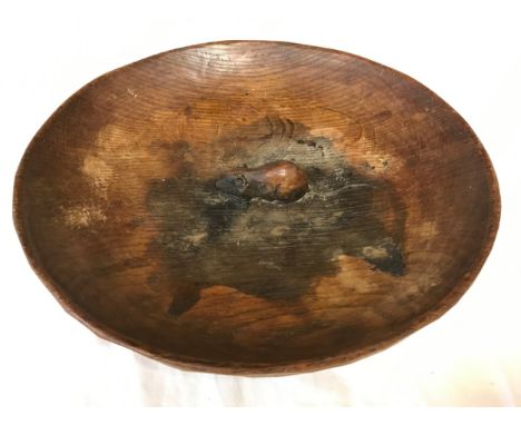 A Robert Thompson of Kilburn Mouseman fruit bowl. Large mouse to centre. 30cm d.Condition ReportFruit stains to inside of bow