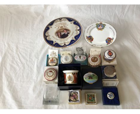 A selection of commemorative items to include 2 x plates, 6 x trinkets, 1 x Royal Worcester candle, a glass, 1 x enamel box a