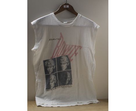 A Bowie Glass Serious Moonlight  T - Shirt  / capped sleeve vest in Large   - some wear but a nice original item