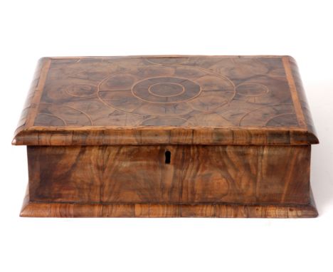 A LATE 17TH CENTURY OYSTER VENEERED LABURNUM LACE BOX with short grained geometric inlaid hinged top above a shallow frieze; 