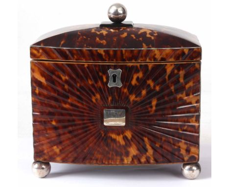 AN EARLY 19TH CENTURY REGENCY STARBURST BOW-FRONT TORTOISESHELL TAE CADDY with ribbed starburst affect front&nbsp;surrounding