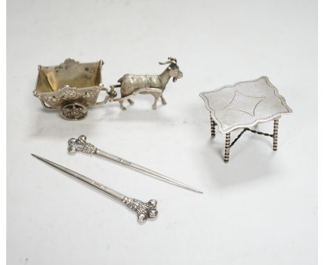 A pair of George V silver game skewers, with Prince of Wales feathers terminals, Atkin Brothers, Sheffield,  1915, 10.1cm, a 