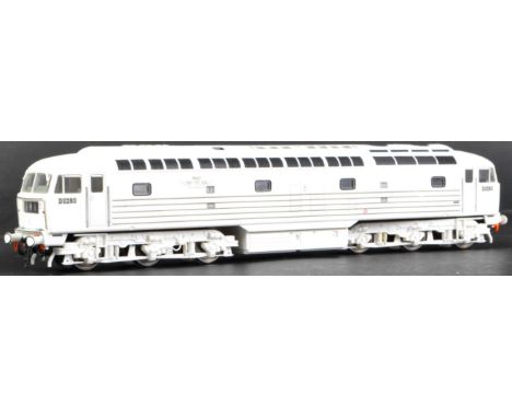 A Limited Edition Heljan made HO / 00 gauge model railway diesel trainset locomotive engine No. 4005 ' Lion ' in white protot