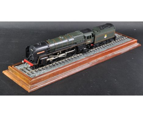 An original DJH kit built O gauge model railway trainset locomotive engine 70013 ' Oliver Cromwell ' with tender. The highly 