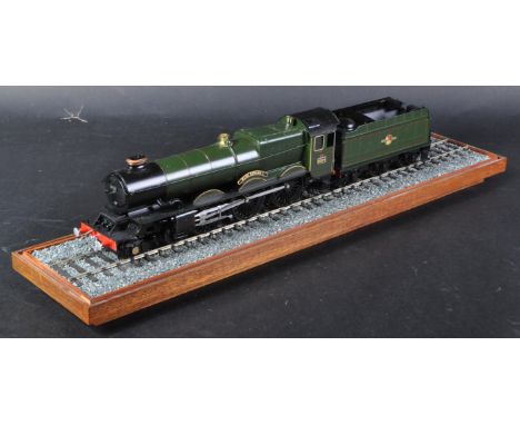 A highly detailed brass Sancheng made O gauge model railway trainset locomotive 6024 King Edward I with tender. The model mad