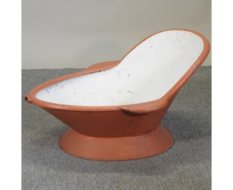 A vintage painted metal hip bath, 102cm