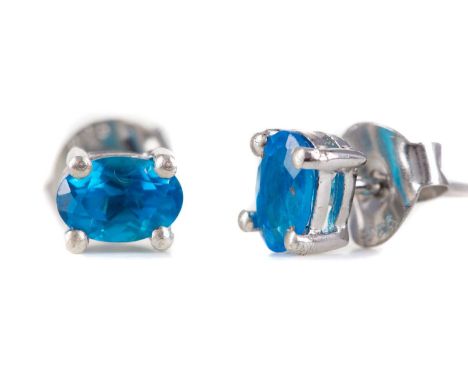 PAIR OF NEON APATITE STUD EARRINGS,set with oval stones, in silver