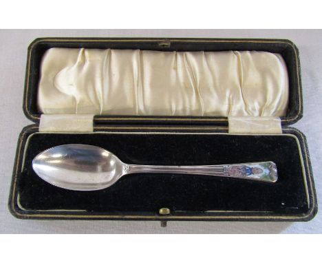 Cased silver christening spoon decorated with enamel Humpty Dumpty, Birmingham 1935, weight 1.09 ozt