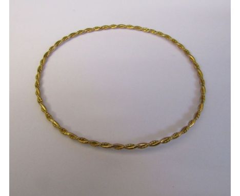 9ct gold bangle 6.5 cm x 7.5 cm weight 4.7 g