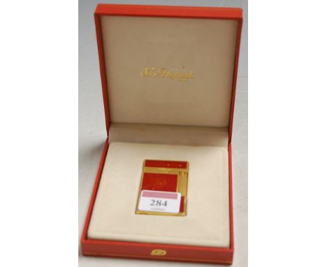 A Dupont of Paris lighter, boxed