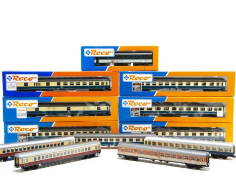 Continental HO Gauge Coaching Stock, various examples includes DB turquoise and cream examples Fleischmann (3) cased, Roco (1