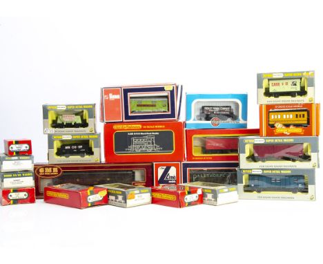 OO Gauge Diesel Shunter and Goods Wagons, a boxed Hornby (Margate) R253 dock shunter No3 in black livery, together with vario