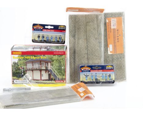Hornby and Bachmann Skaledale Signal box and Railway Staff Figures and Willand Viaduct Stone Pier kits, Hornby R9534 Produced
