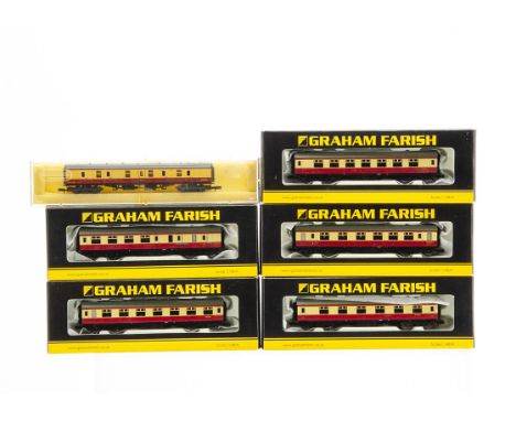 Bachmann Graham Farish N Gauge BR Stanier crimson and cream Coaches,  374, 841A 2nd, 846A First, 836A 2nd, 826A Brake/2nd and