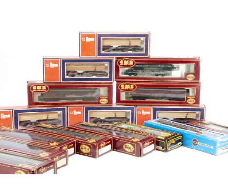 OO Gauge Goods Wagons,  a boxed collection includes Lima 9038 twin flat bolster wagons with loads (5), Great Model Railways 5