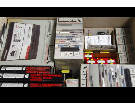 Hornby (Margate) OO Gauge Zero 1 Control System, various boxed items, comprises R950 Master Control Unit, R951 Slave Control 