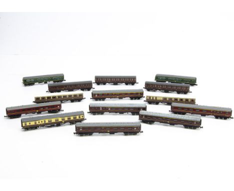 N Gauge British Outline DMU and Coaches, a Graham Farish two car DMU in BR green, together with various coaches, Graham Faris
