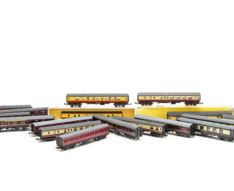 Graham Farish and Lima N Gauge unboxed Coaches,  GF, maroon Suburbans (4), BR Stanier maroon (2), Pullman Cars (3), Lima BR m