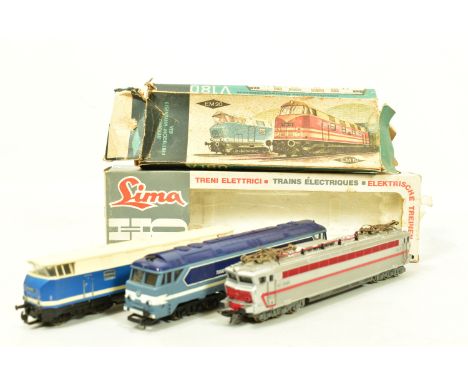 THREE BOXED HO GAUGE LOCOMOTIVES, Lima CC40101, S.N.C.F. red and silver livery (L208122), RSO CC No.70000, S.N.C.F. blue live