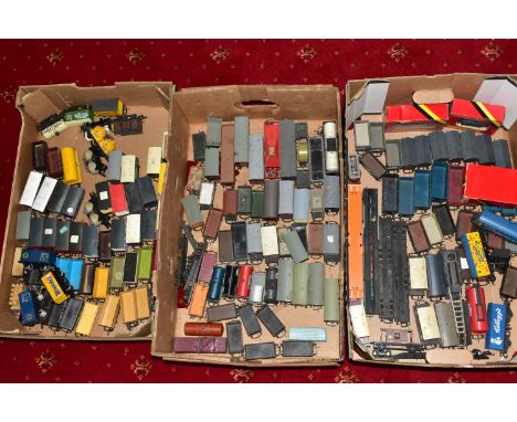 A QUANTITY OF UNBOXED AND ASSORTED OO &amp; HO GAUGE ROLLING STOCK, assorted items to include, Hornby Dublo, Wrenn, Tri-ang, 