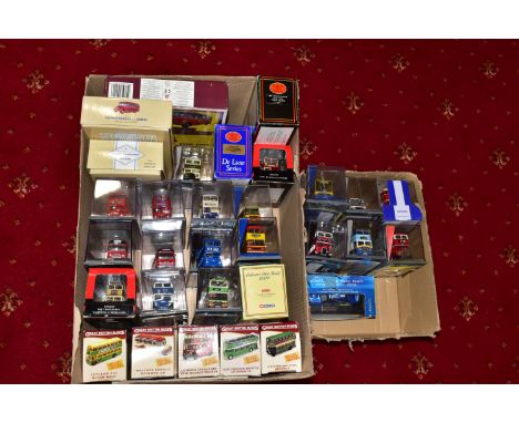 A COLLECTION OF MODERN DIECAST BUS AND COACH MODELS, Corgi OOC, Corgi Classics, E.F.E., Atlas Editions and Oxford Diecast, ma
