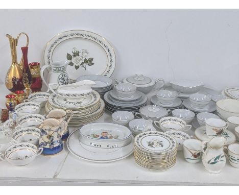 A mixed lot to include a Noritake part tea service, a Royal Worcester part dinner service and other ceramics together with Mu