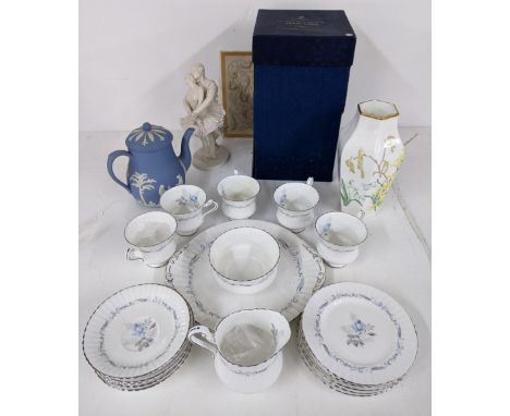 A collection of porcelain and ceramics to include a Wedgwood Jasperware tea pot, a Franklin porcelain Royal Ballet sculpture 