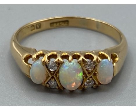 Vintage 1945 18ct yellow gold &amp; 3 stone Opal &amp; diamond set ring, size N, 2.7g gross