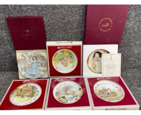 Set of 4 Royal Albert collectors plates spring, summer, autumn &amp; winter with original boxes together with 2 Royal Worcest