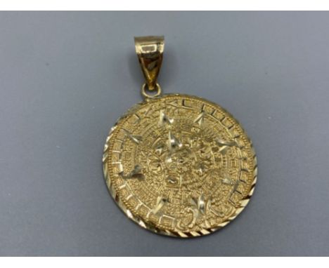 14ct gold brand new ex-display large Mayan/Aztec sundial pendant 7.8g