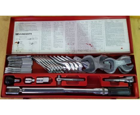 Facom, a S 303 D torque wrench, with S 313 D open ended spanner attachments, case.