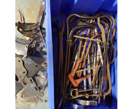 Various engine mounts and mudguard stays.