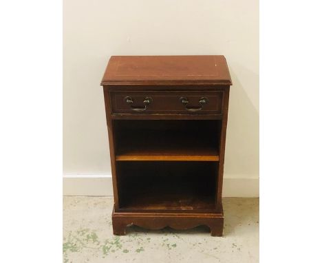 Small hallway unit with top drawer and shelf