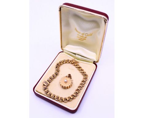 seed pearl/ gold bracelet set, in box, weight: 23.44g&nbsp;