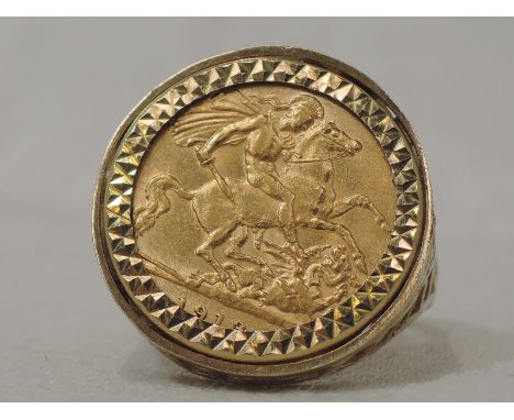 A 1913 half sovereign in a removable 9ct gold ring mount, size U8.8g