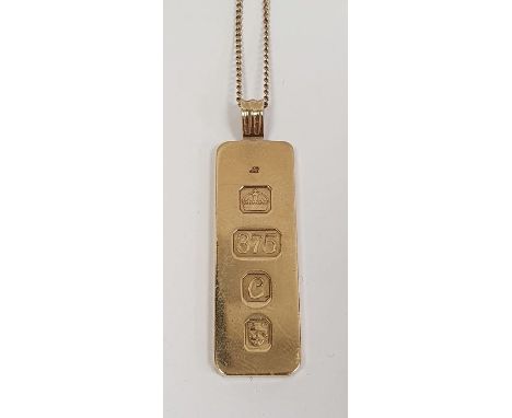 9ct gold ingot-pattern pendant, a fine chain necklace and a 14K and diamond set stud Condition ReportStud is 0.5gIngot is 11.