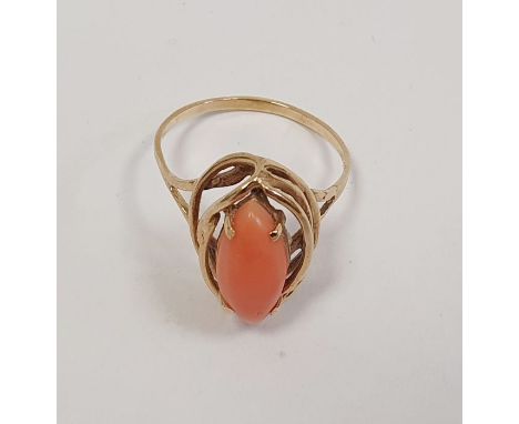 14K gold and coral ring set torpedo-pattern coral, on open wirework surround