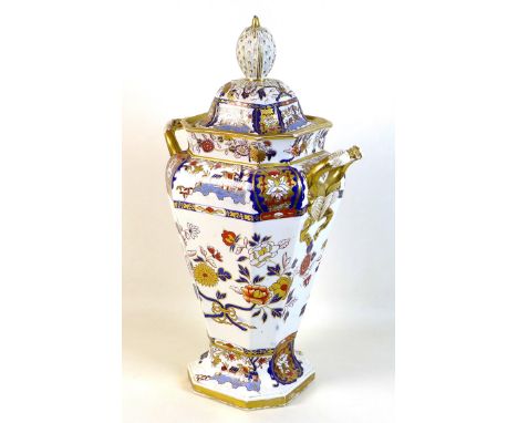 A large Copeland Spode ceramic vase and cover, in Imari pattern 3955, circa 1840, with twin dragon handles, the cover with pi