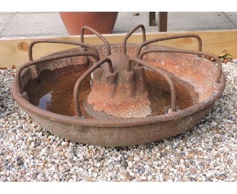 Circular bar trough