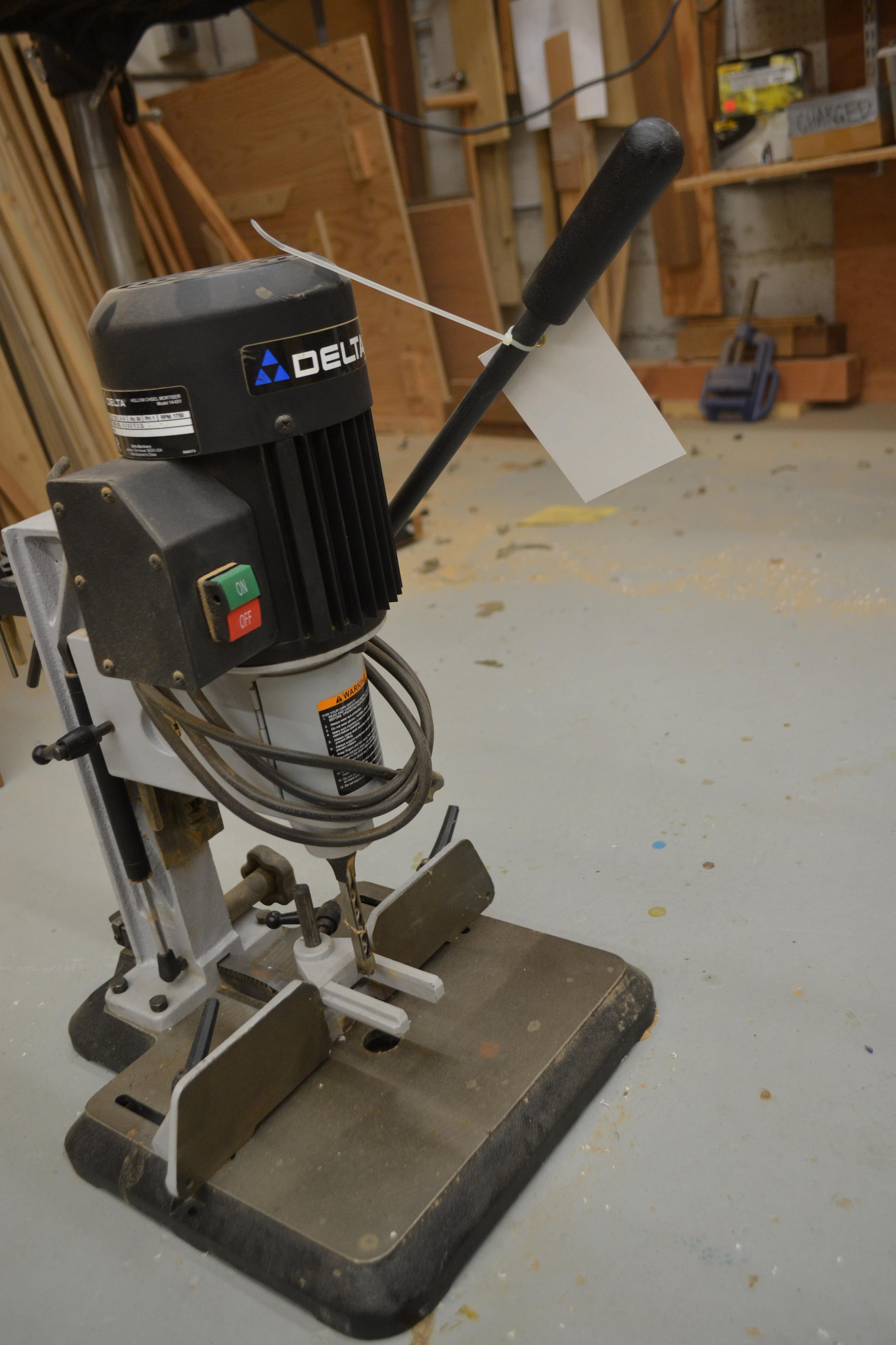 Delta 14651 Hallow Chisel Bench Top Mortising Machine 1/2HP s/n 039252Q